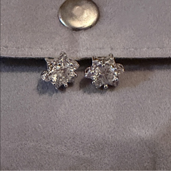 Moissanite Brilliant Earrings 2ct - Picture 3 of 4
